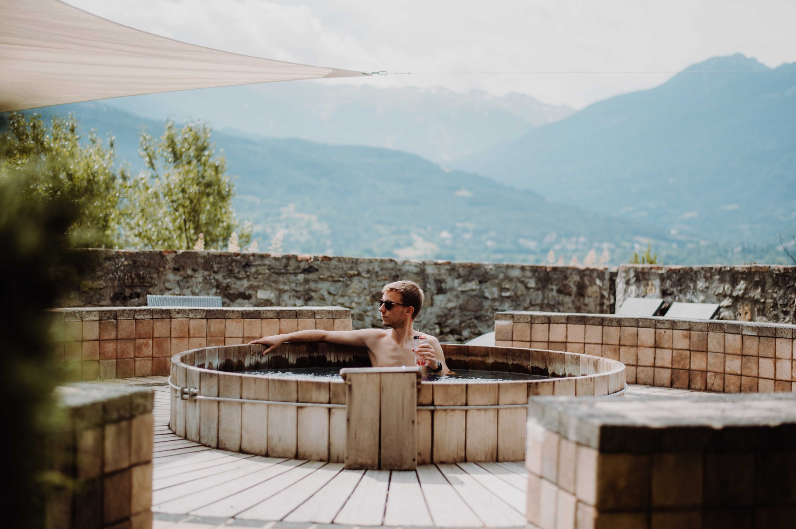 Bain nordique vue montagnes des Hautes Alpes