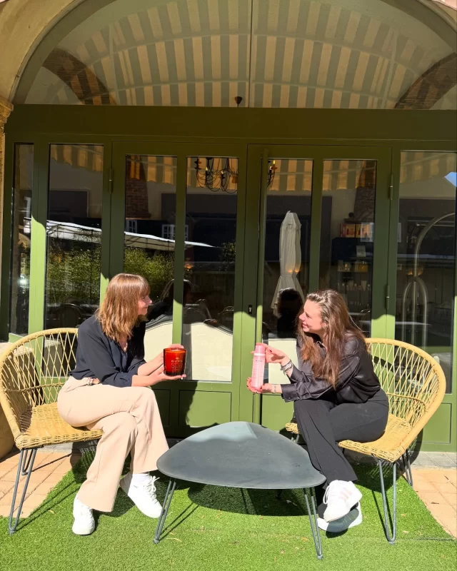 Mars tout en douceur avec NUXE 🌸

En ce mois dédié aux femmes, l’Hôtel La Robéyère célèbre la douceur et le bien-être avec une attention toute particulière.

Pour vous chouchouter, nous avons imaginé une offre délicate et réconfortante : dès 60€ d’achat sur la gamme Rose NUXE, un joli vanity rose vous est offert jusqu’au 31 mars. ✨

Laissez-vous envelopper par des soins aux textures cocooning et aux senteurs délicates...
L’équipe en raffole, et vous? 😍

Offre disponible tout au long du mois de mars au Spa NUXE de l’Hôtel La Robéyère.

#hautesalpes #paca #serreponcon #embrun #larobeyere #nuxe #rosenuxe #journeedelafemme